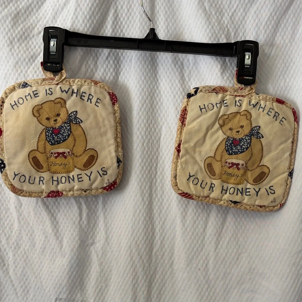 Vintage Bear Hot Oven Mitt Set of Two Home Is Where Your Honey Is R,W,&B